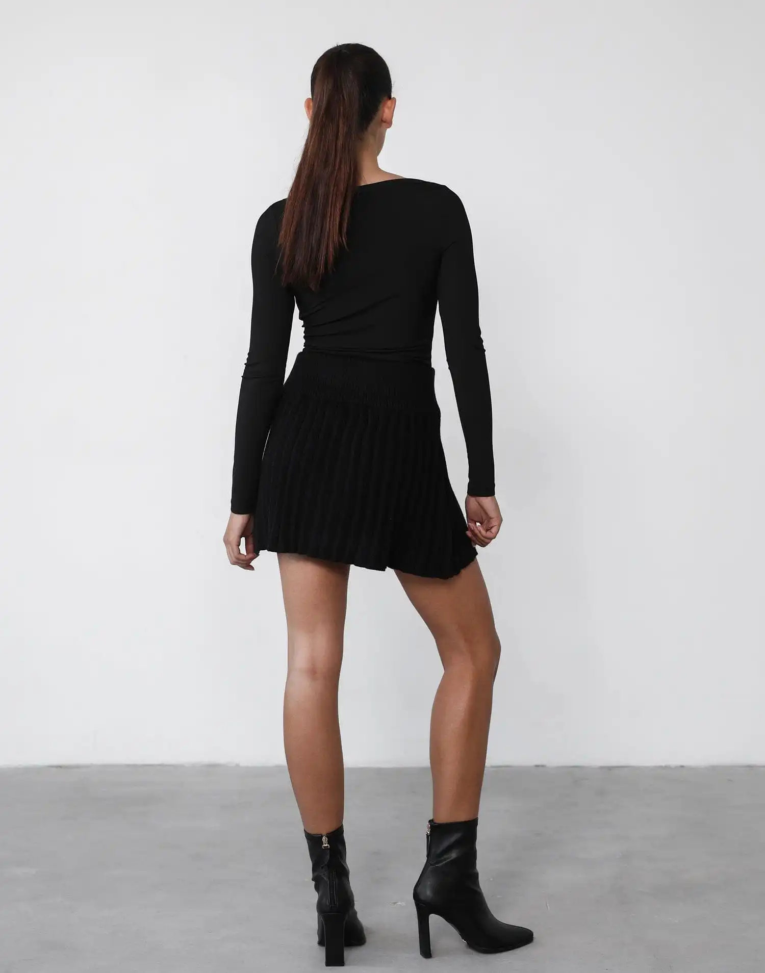 Dia Mini Skirt (Black)