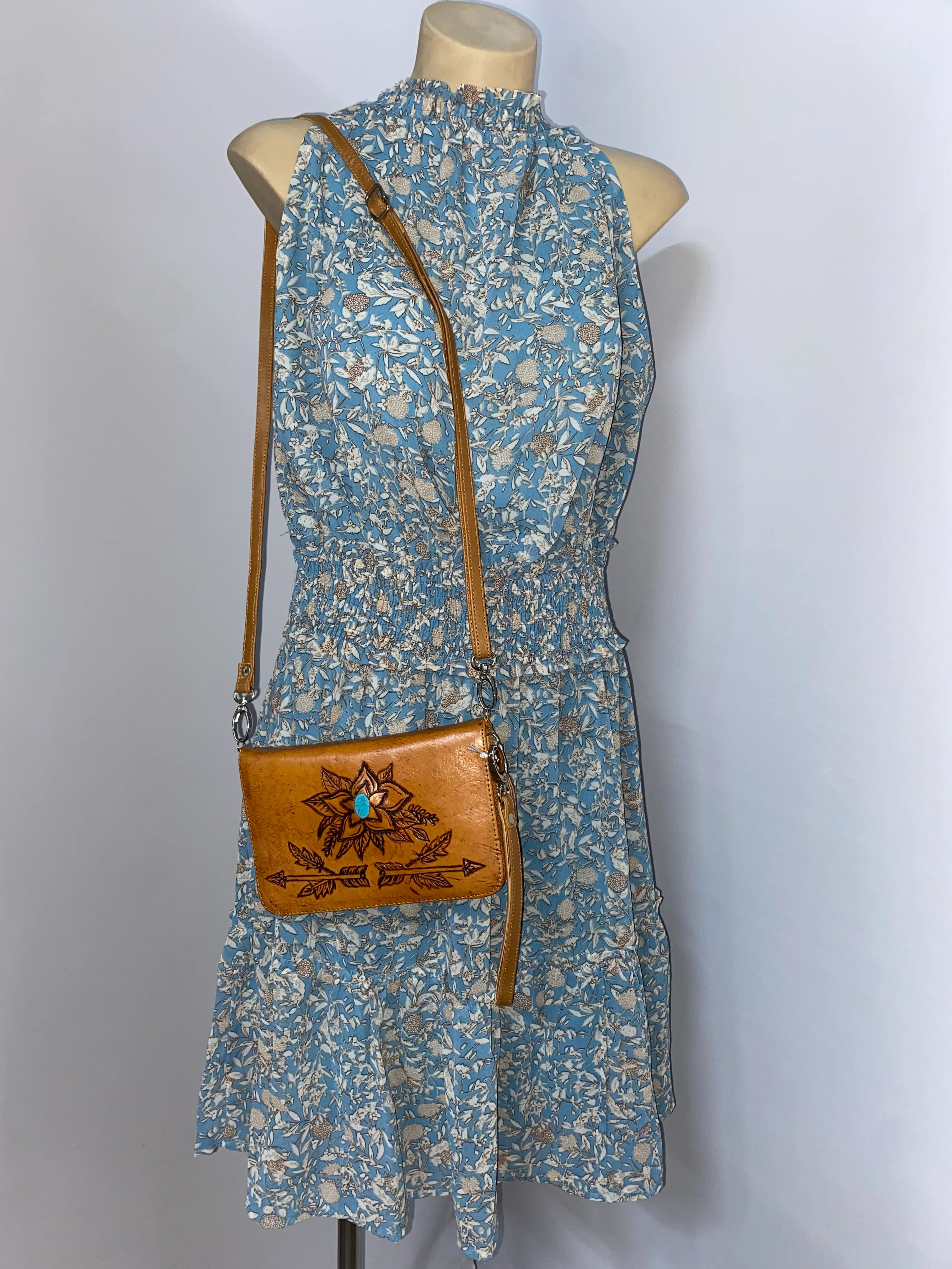 Doe and Rae Ladies Blue Floral Dress