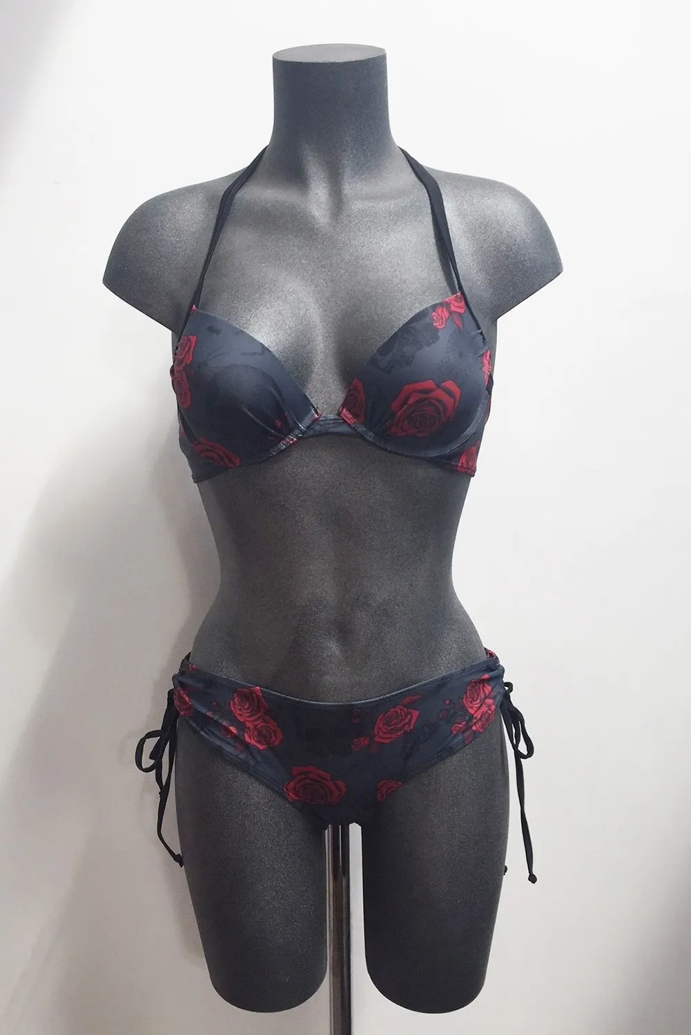 Hell Bunny - Bugs And Roses Bikini Pants | Dark Ages